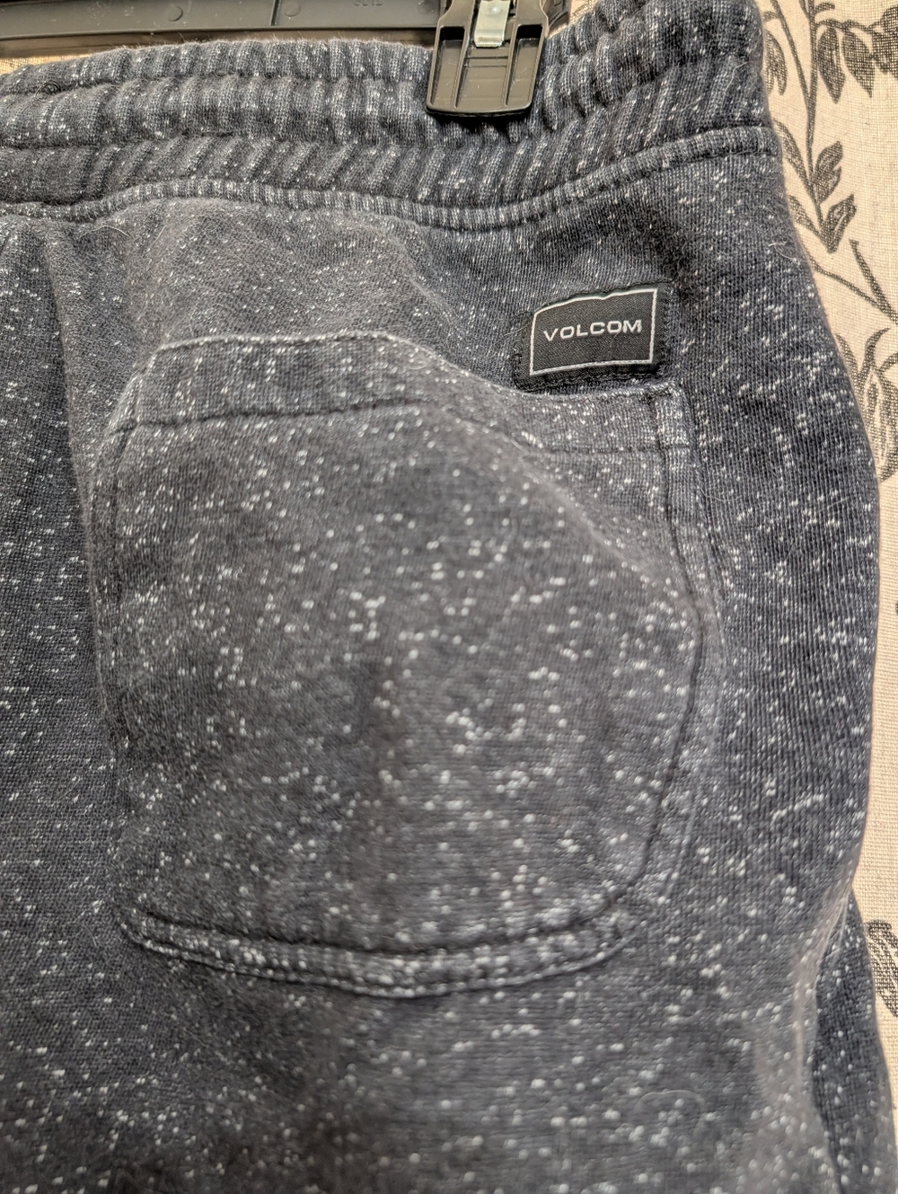 Volcom Brand Drawstring Elastic Waistband Black White Speckled Lounge Shorts (M) - Picture 4 of 5